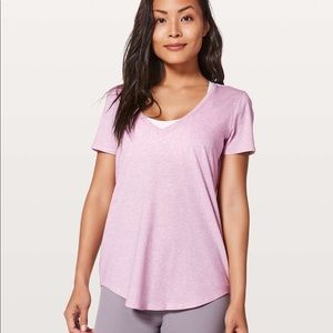 LULULEMON ATHLETICA VNECK WOMENS TOP